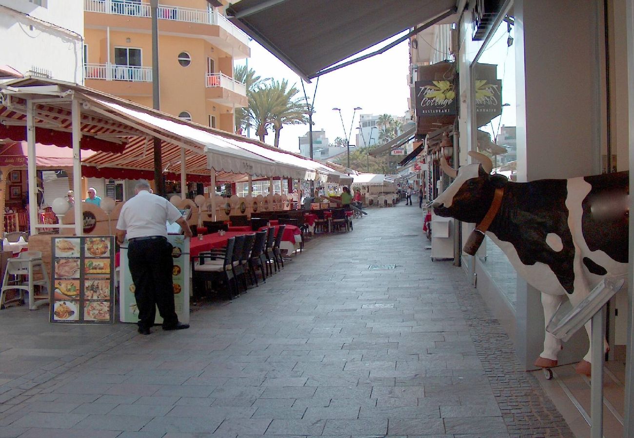 Apartamento en Arona - 	Happy Moments in Los Cristianos by HelloApartments