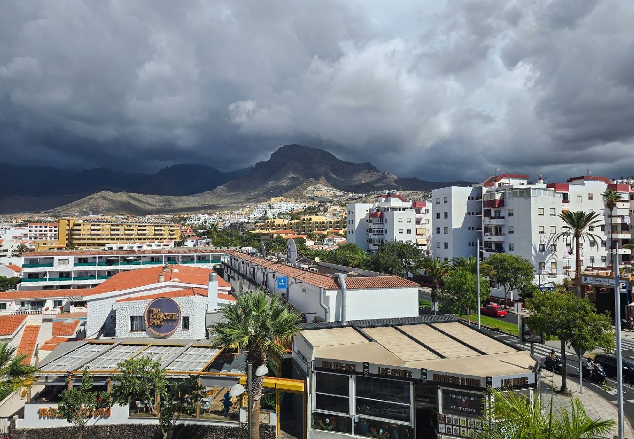 Apartamento en Adeje - Sunset in Los Geranios by HelloApartments