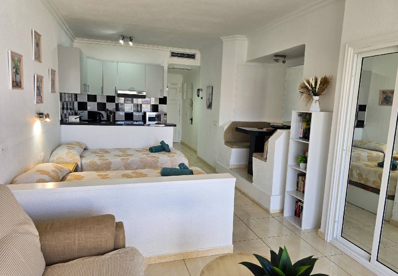 Estudio en Costa Adeje - Balcón, vista al mar, WiFi, A/C, piscina, 100 mts. de la playa