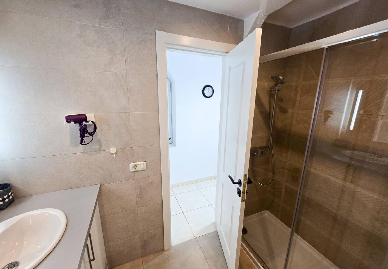 Studio à Costa Adeje - Balcon, vue mer, WiFi, A/C, piscine, 100 mts. de la plage