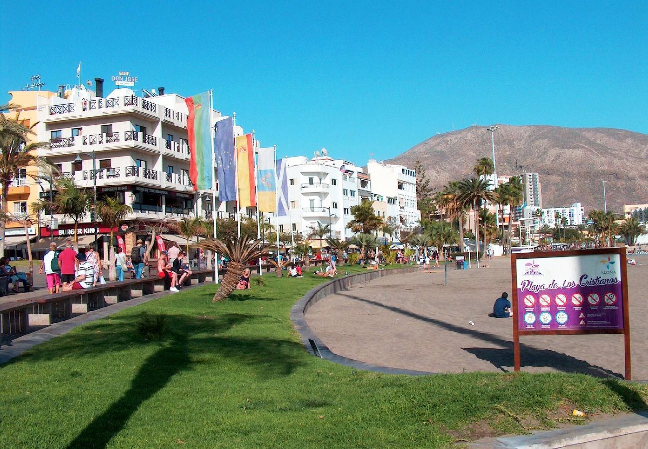 Estúdio em Arona - Central & Beach Los Cristianos by HelloApartments