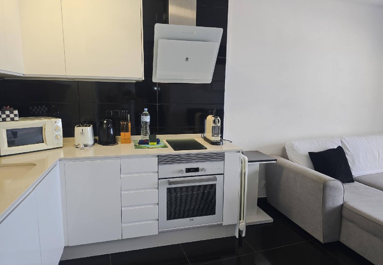 Apartamento em Adeje - Sunset in Los Geranios by HelloApartments