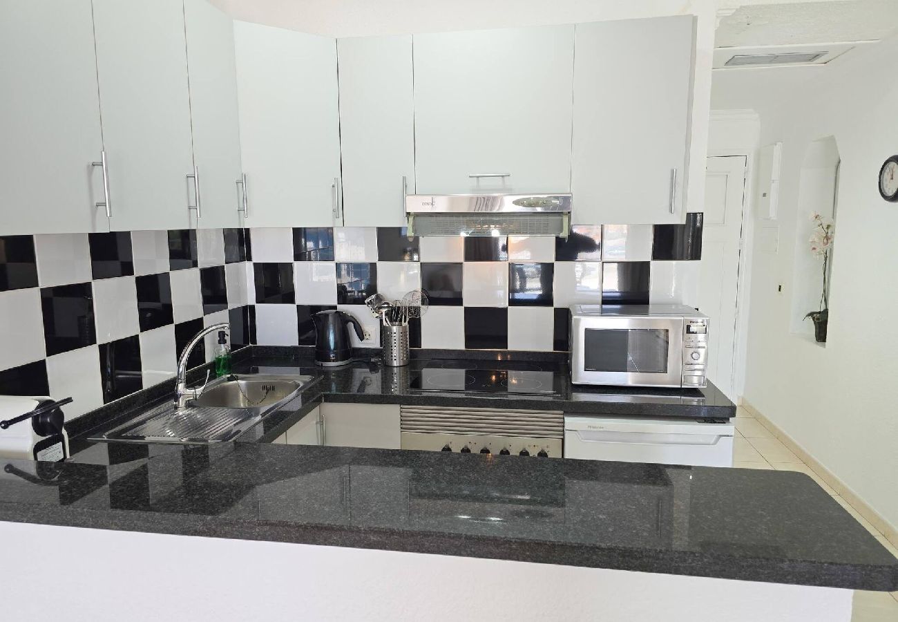 Estúdio em Costa Adeje - Varanda, vista para o mar, WiFi, A/C, piscina, 100 mts. da praia