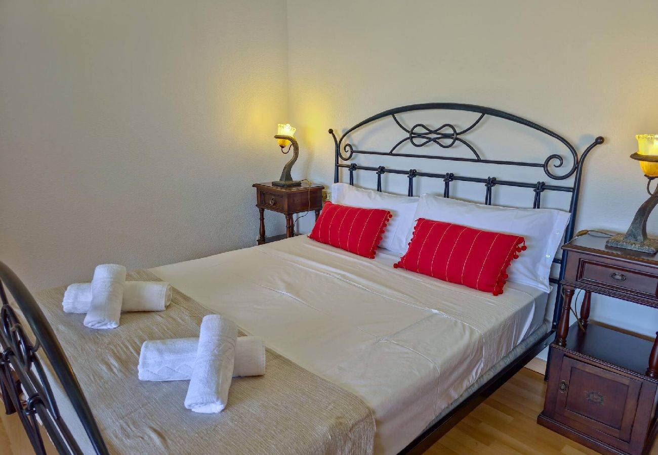 Terraced House in Arona - Casa Nonna by HelloApartments