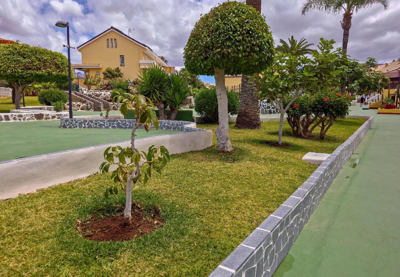 Terraced House in Arona - Casa Nonna by HelloApartments