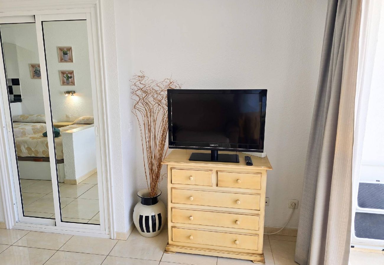 Studio in Costa Adeje - Balcony, sea view, WiFi, A/C, pool, 100 mts. from the beach